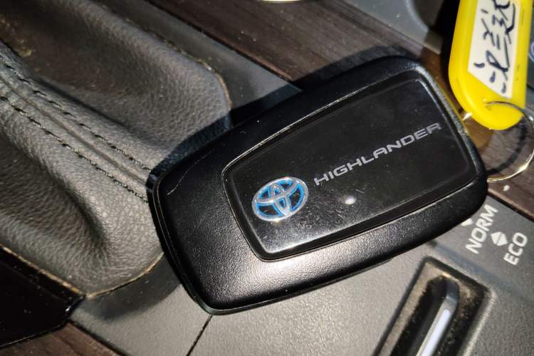 Used Toyota Highlander 2022 Dual-Engine 2.5L Four-Wheel Drive Supreme Edition 7-Seater
