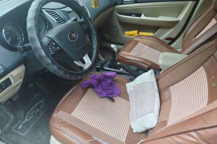 Used Bestune B50 2013 1.6L manual luxury version
