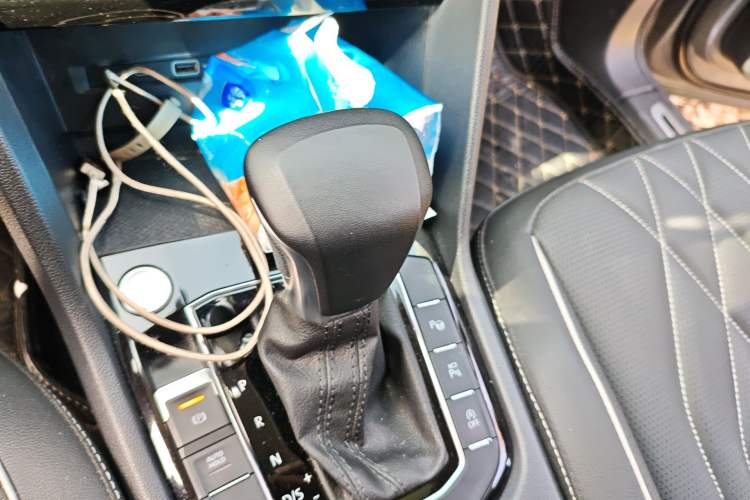 Used Volkswagen Tiguan L 2022 330TSI Automatic Two-Wheel Drive R-Line Enhanced Edition Gear Lever