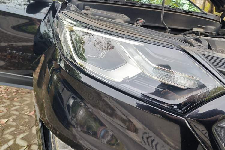 Used Chevrolet Equinox 2018 RS 550T Automatic All-Wheel-Drive Boundary Edition Right Front Headlight