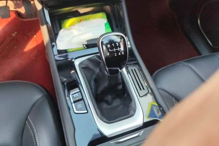 Used CHANGAN OSHAN COSPro 2021 1.5T Manual Flagship 7-Seater Gear Lever