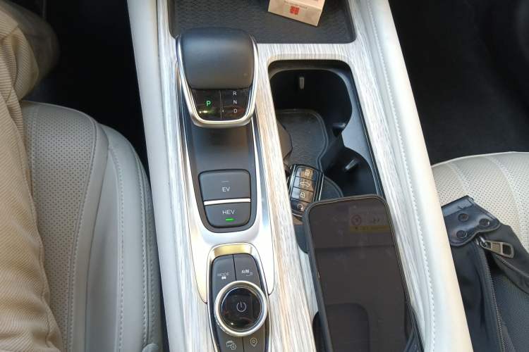 Used Chery Fengyun A8 2024 127 Yufeng Edition Gear Lever