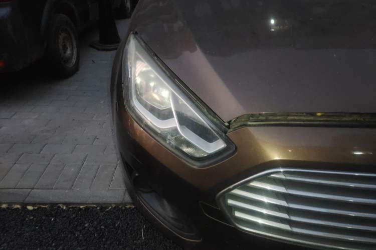 Used Ford Escort 2015 1.5L Manual Comfort Model Right Front Headlight