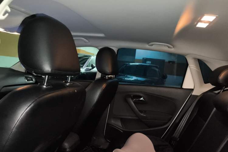 Used Volkswagen Polo 2016 1.6L Automatic Comfort Model Headliner