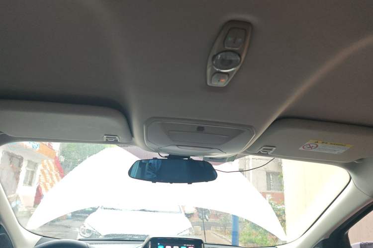 Used Ford Kuga 2015 1.5L GTDi Two-Wheel-Drive Comfort Model Headliner