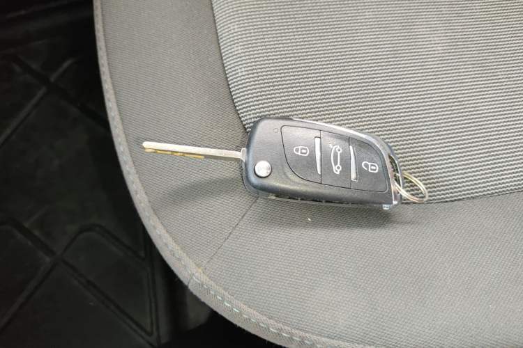 Used Wuling Hongguang MINIEV 2020 Freedom Version Lithium Iron Phosphate Vehicle Key