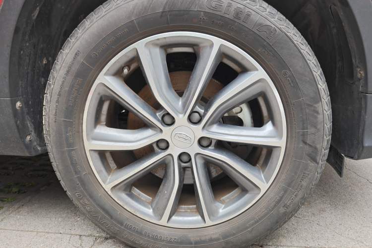 Used Geely Auto Emgrand X7 Sport 2018 1.8TD Automatic Two-Wheel Drive Smart Connect 4G Internet Edition Right Front Wheel Hub