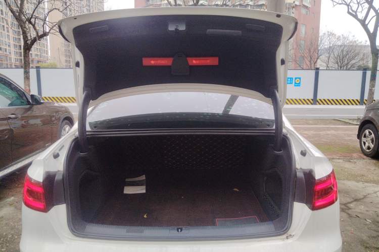 Used Audi A4L 2018 30th Anniversary Edition 30 TFSI Ambition Model
