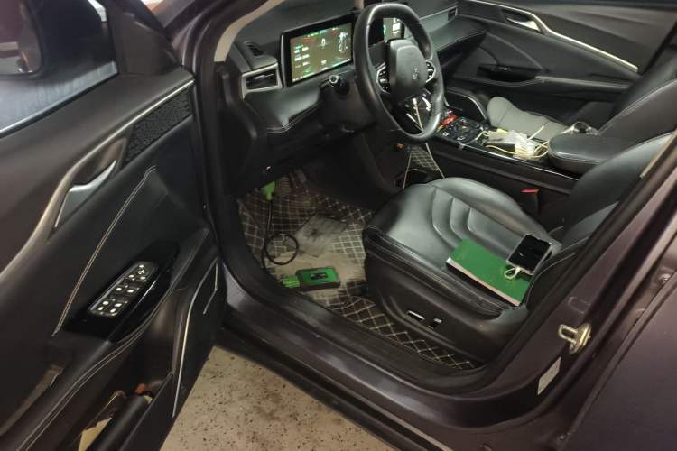 Used NETA U 2022 Zhi 400 Lithium Iron Phosphate Driver Seat