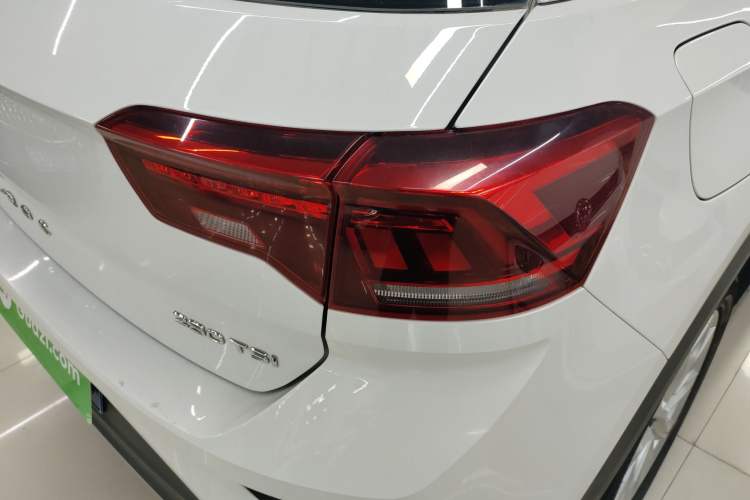 Used Volkswagen T-ROC 2020 280TSI DSG Two-Wheel-Drive Elite Version