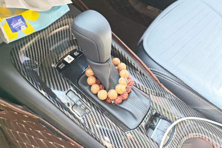 Used Toyota Corolla 2021 Dual-Motor 1.8L E-CVT Elite Edition Gear Lever