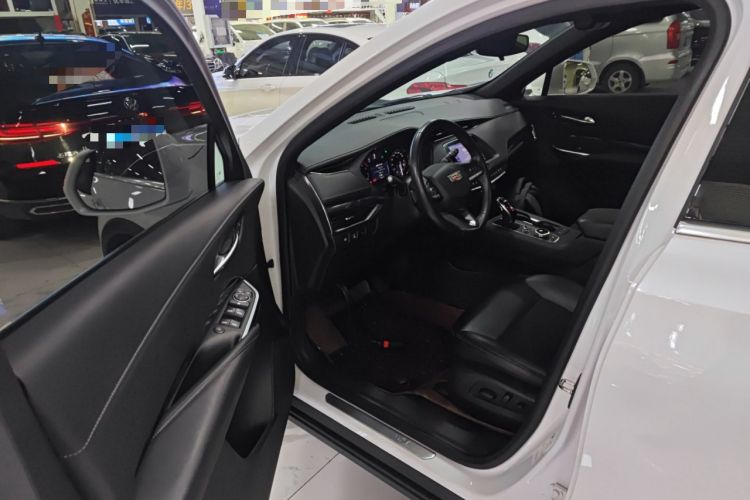 Used Cadillac XT4 2021 28T Two-Wheel Drive Tech Edition