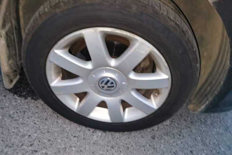 Used Volkswagen Touran 2011 1.4T Manual ZhiShang Edition 5-seater
