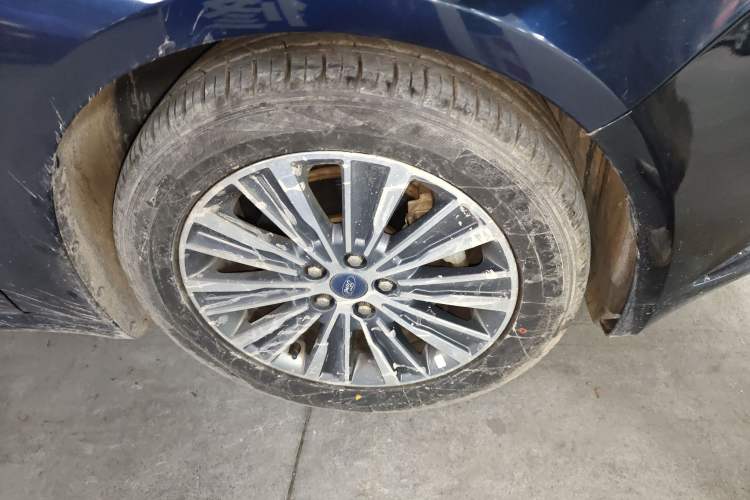 Used Ford Mondeo 2017 EcoBoost 180 Stylish Model Right Front Wheel Hub