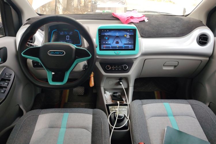 Used JMEV Xiao Qilin 2023 Joyful Edition 201km Comfort Model Center Console