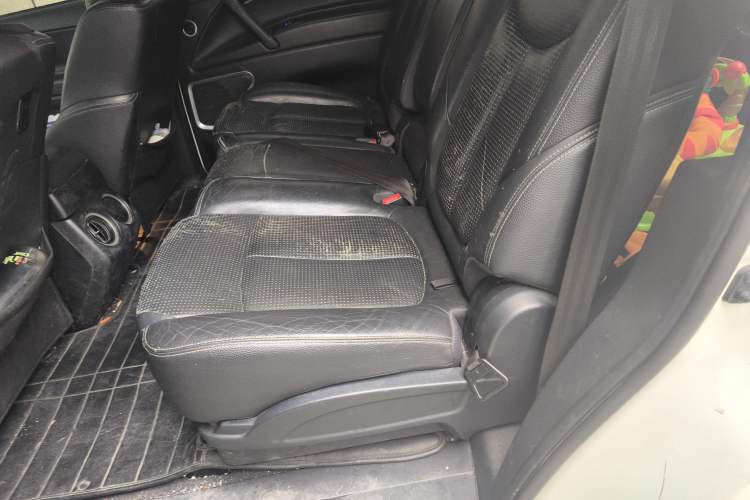 Used Luxgen Great 7 SUV 2013 Limited-Edition Sharp Model 2.2T Two-Wheel-Drive Smart Version