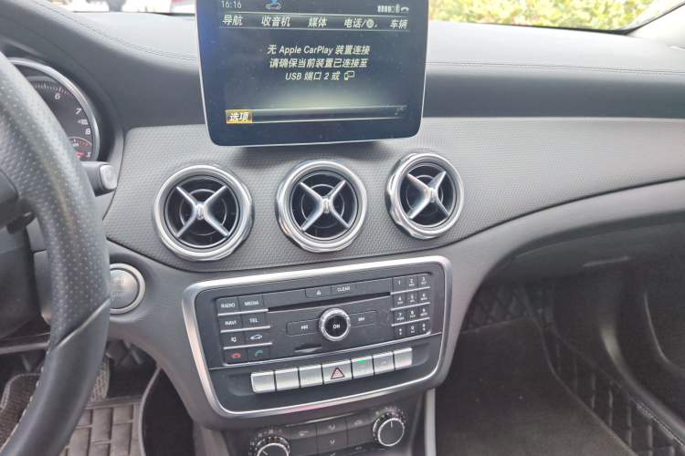 Used Mercedes-Benz GLA 2017 GLA 200 Fashion Model
