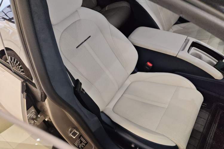 Used Zeekr 007 2024 Four-Wheel Drive Version 75 kWh Right Front Seat