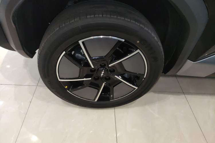 Used Formula Leopard Titanium 3 2025 501 km All-Wheel Drive Intelligent Driving Max Edition