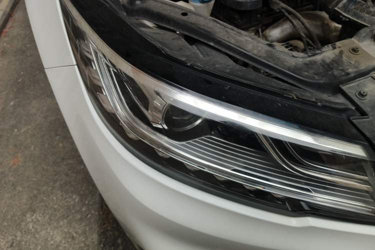 Used Roewe RX3 2018 1.6L Manual Internet Smart Edition
