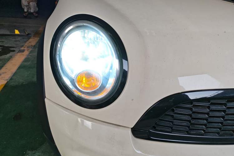 Used MINI 2011 1.6L ONE
