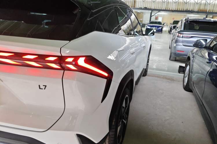 Used Geely Galaxy L7 2023 1.5T 115 km MAX