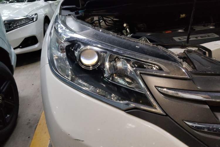 Used Honda CR-V 2012 2.4L four-wheel drive luxury version Right Front Headlight