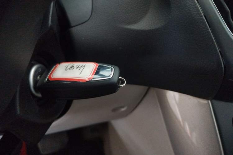 Used Ford Focus 2015 Hatchback 1.6L Automatic Fashion Edition Vehicle Key