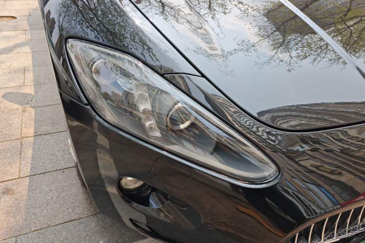 Used Maserati GranTurismo 2007 4.2L Standard Edition Right Front Headlight