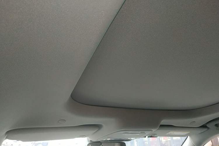 Used Ford Edge 2023 Ford Explorer L 2.0T EcoBoost Four-Wheel Drive 7-Seater Supreme Model Headliner