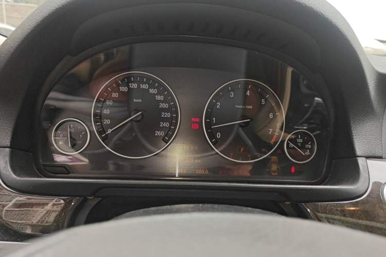 Used BMW 5 Series 2011 523Li Luxury Model