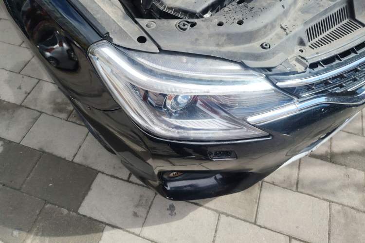 Used Toyota Reiz 2013 2.5S Elite Edition Right Front Headlight