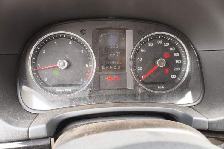 Used Volkswagen Lavida 2011 1.6L Automatic Premium Edition Instrument Cluster