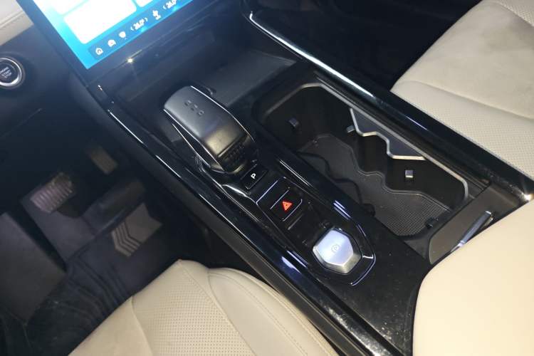 Used Geely Auto Emgrand X7 Sport 2023 Boyue COOL 1.5TD ZhiZun Edition