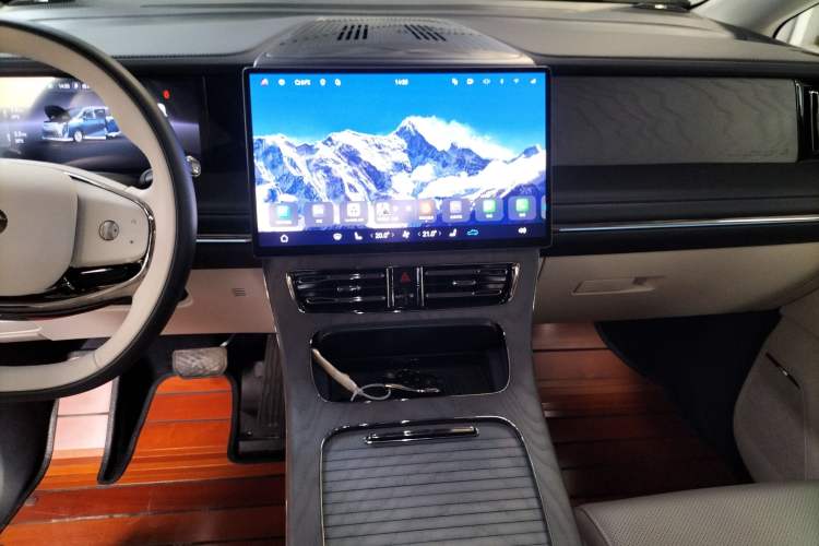 Used GAC Trumpchi Xiangwang M8 2025 Kunkun Series Ultra First-Class Cabin Audio And AC Panel