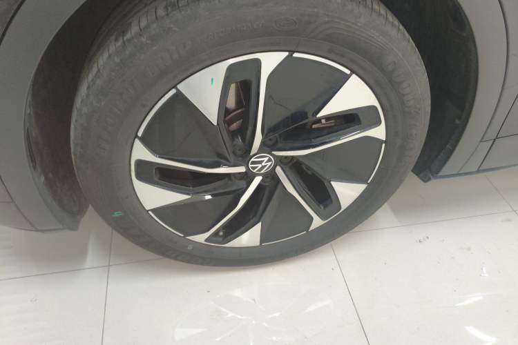 Used Volkswagen ID.4 CROZZ 2025 Pure Edition Left Front Wheel Hub