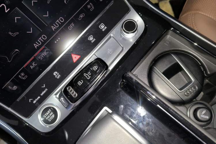 Used Audi Q7 2022 55 TFSI quattro S line Sport model