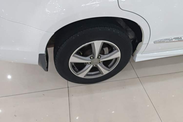 Used Haval H6 2015 Upgraded Model 1.5T Manual Two-Wheel Drive Elite Version Right Rear Wheel Hub