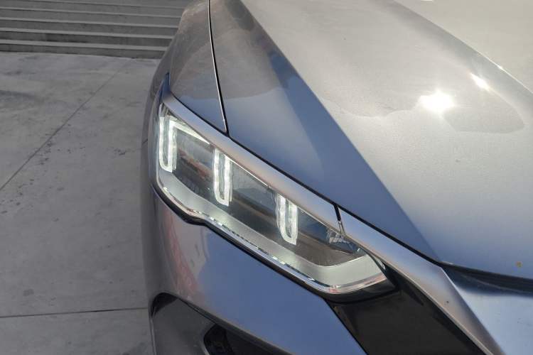 Used BYD Song Pro New Energy 2024 HONOR Edition DM-i 71KM Leading Model Right Front Headlight