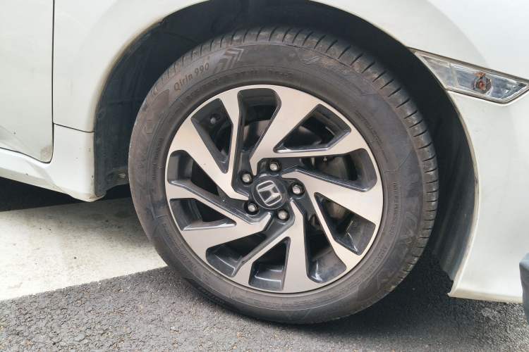 Used Honda Civic 2016 220TURBO CVT Luxury Edition
