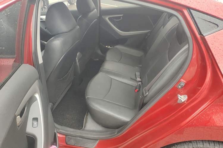 Used Hyundai Elantra (5th Generation / Langdong) 2012 1.6L Automatic Fashion Edition
