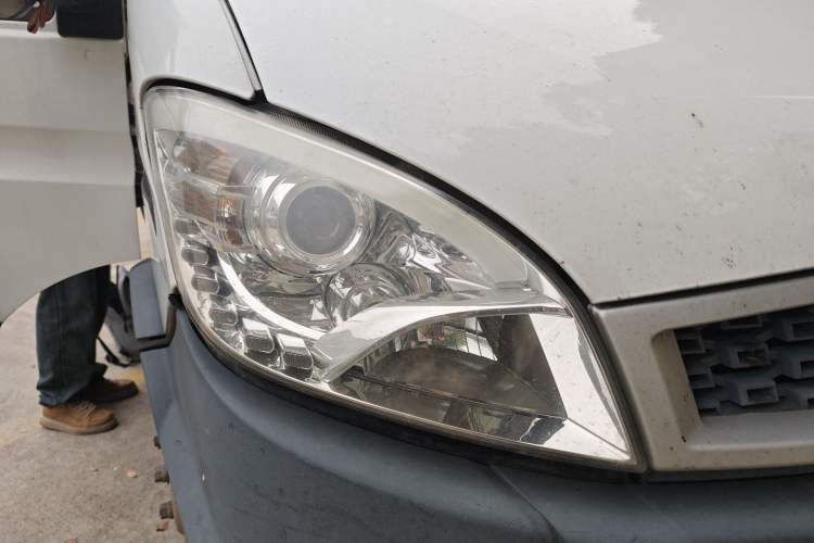 Used Iveco Power Daily 2017 2.5T Deluxe A32 Mid-Roof 5-7 Seater 47Z5 Passenger Van