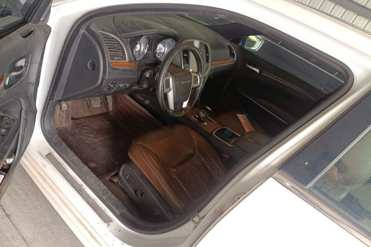 Used Chrysler 300C 2014 3.0L Excellence Edition
