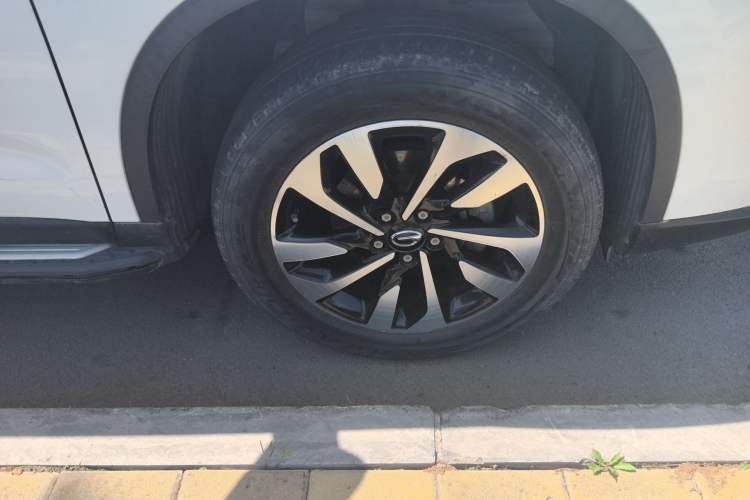 Used GAC Trumpchi GS4 2018 200T Manual Two-Wheel Drive Elite Edition Right Front Wheel Hub