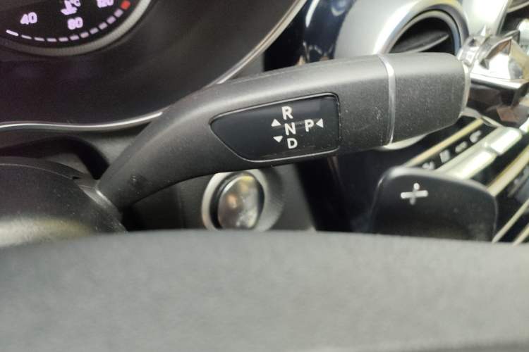 Used Mercedes-Benz GLC Coupe 2019 GLC 200 4MATIC Coupe SUV Gear Lever