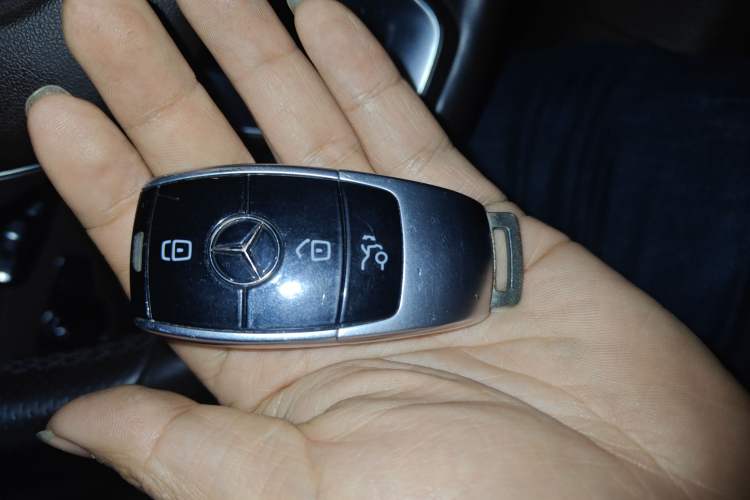 Used Mercedes-Benz E-Class 2018 E 200 L Interior 1