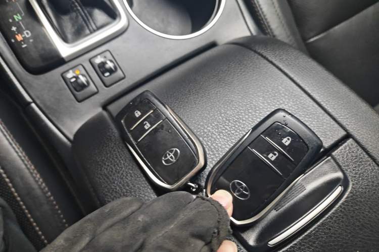 Used Toyota Highlander 2017 2.0T Four-Wheel Drive Luxury Edition 7 Seats
