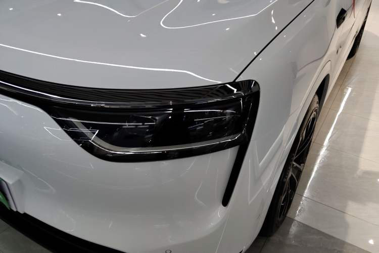 Used Hima AITO M8 2025 Extended-Range Ultra Version 53.4 kWh 6-Seater Edition
