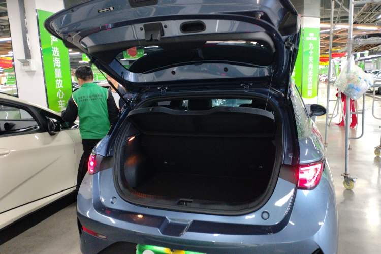 Used BYD Dolphin 2025 Intelligent Driving Version 410 km Fashion Edition Trunk