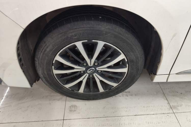 Used GAC Trumpchi M8 2021 Revised Version Lingxiu Series 390T Luxury Edition Left Front Wheel Hub